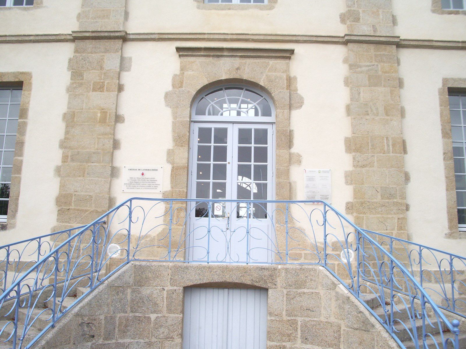 Image représentant l'entrée de la Bibliothqèue de la Gaubretière